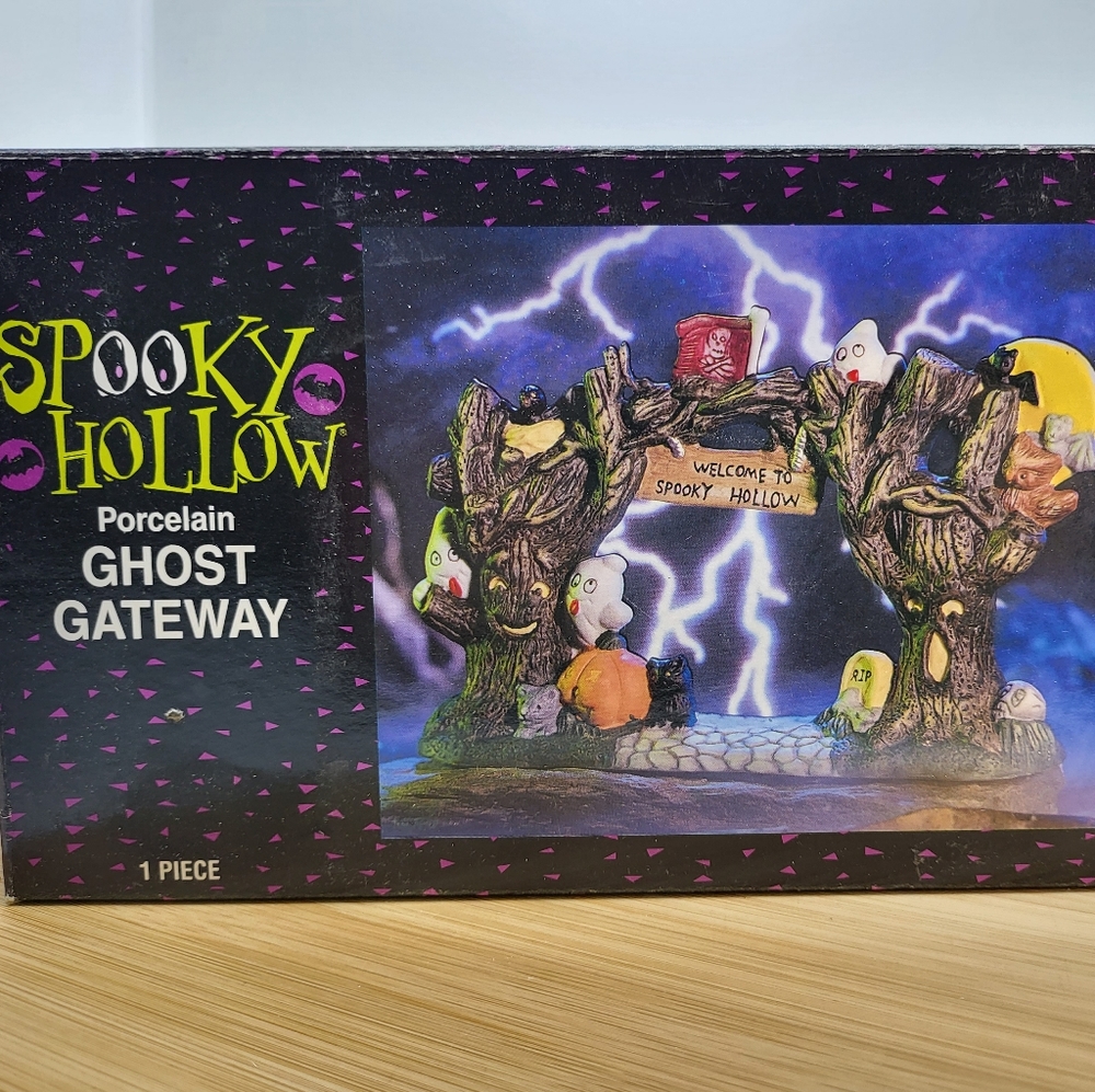 Spooky Hollow - Ghost Gateway - Porcelain Halloween Village Piece
